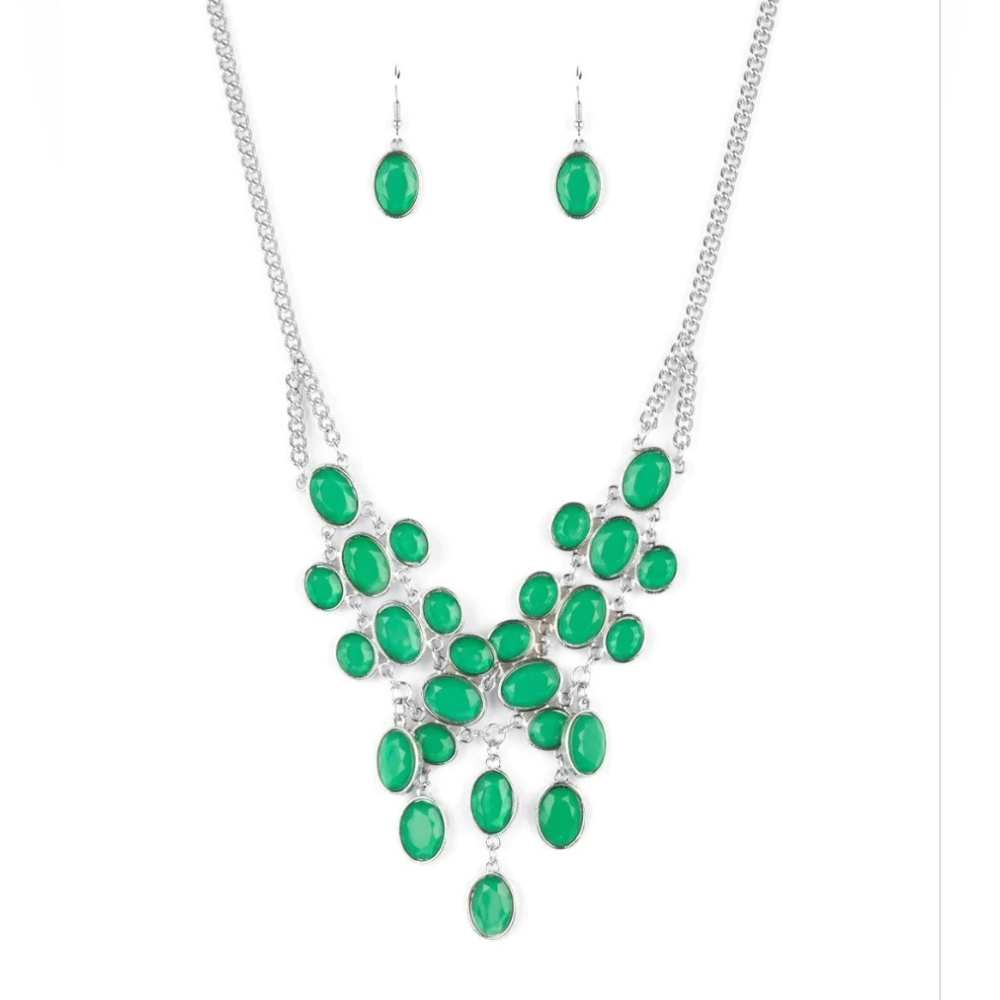 Paparazzi Serene Gleam Green Necklace